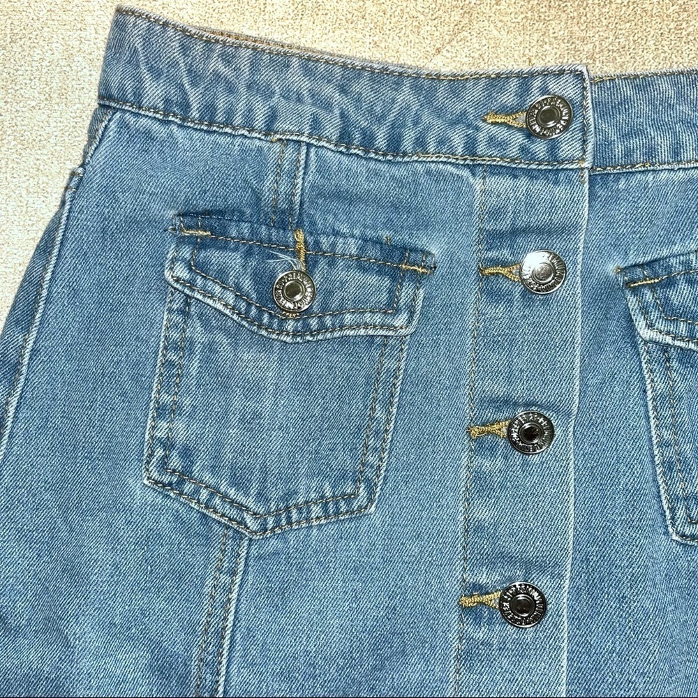Forever 21 manufactured Distressed Denim Skirt, frayed hemline, buttons - Picture 2 of 4